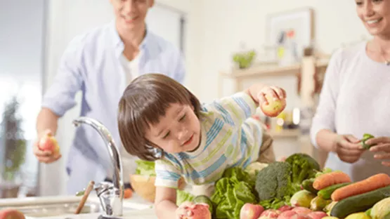 Child is having fun with food